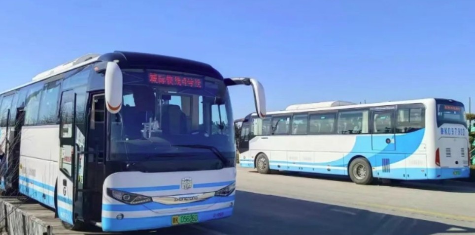 乘坐城際4號線，打卡布魯維斯、那香海、海草部落，連線貓頭山、火炬八街。